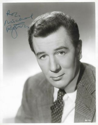 Michael Redgrave (the Lady Vanishes/dead Of Night) Hand - Signed 10” X 8” Portrait
