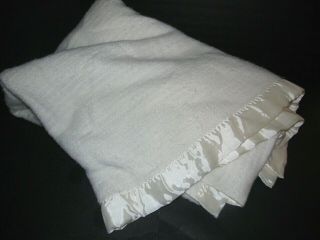Vintage Usa 100 Acrylic Ivory Waffle Weave Satin Edge Blanket 60x78
