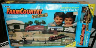 Vtg Ertl Farm Country Railroad Battery Powered Freight Train Set 28 " X50 " 1995