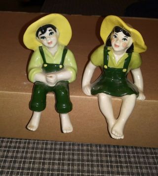 Vintage Ceramic Arts Studio Farmer Girl And Boy Shelf Sitter