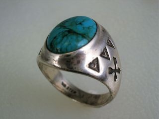 Old Fred Harvey Era Stamped Sterling Silver & Turquoise Crossed Arrow Ring Sz8.  5